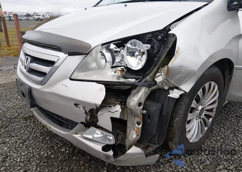 2007 Honda Odyssey Touring z USA, uszkodzony, nr VIN 5FNRL38847B025456